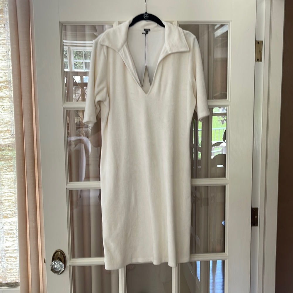 Cute never worn Monrow Terry cloth off white dress.  Size XL